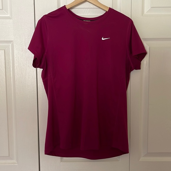 Nike Dri-Fit T-Shirt - Picture 1 of 3